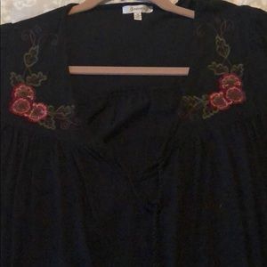 Boutique black top